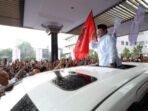 Parade Perkusi dan Tarian untuk Menyambut Kedatangan Prabowo di Bandung