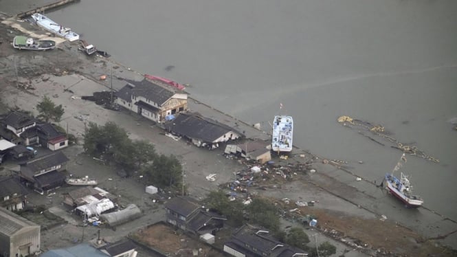 Jepang mencabut peringatan tsunami