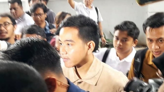 Gibran Tiba di Kantor Bawaslu Jakpus untuk Klarifikasi Pemberian Susu Saat CFD