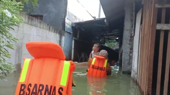 Banjir di Demak Masih Tinggi, Tempat Penampungan Sementara Terdampak Banjir Dipindahkan ke Daerah Pengungsian Terdekat