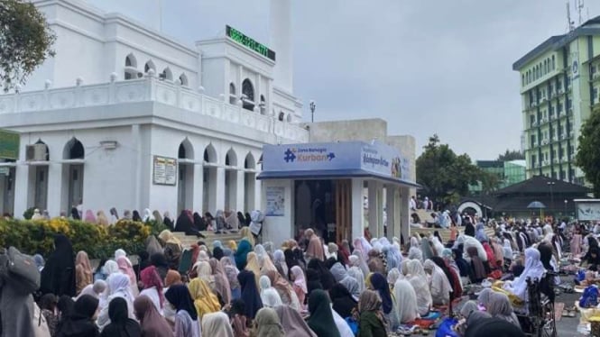 Penampakan Jemaah Salat Idul Adha di Masjid Al-Azhar