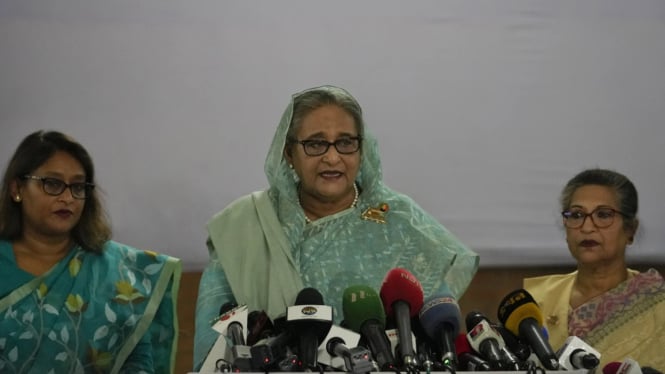 PM Bangladesh Mundur dan Mengungsi ke Luar Negeri setelah Kerusuhan Menewaskan 300 Orang