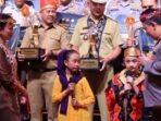 Kapolri dan Istri Sapa 2 Anak Pemenang Lomba Cerpen, Sampaikan Pesan Penting kepada Masyarakat.