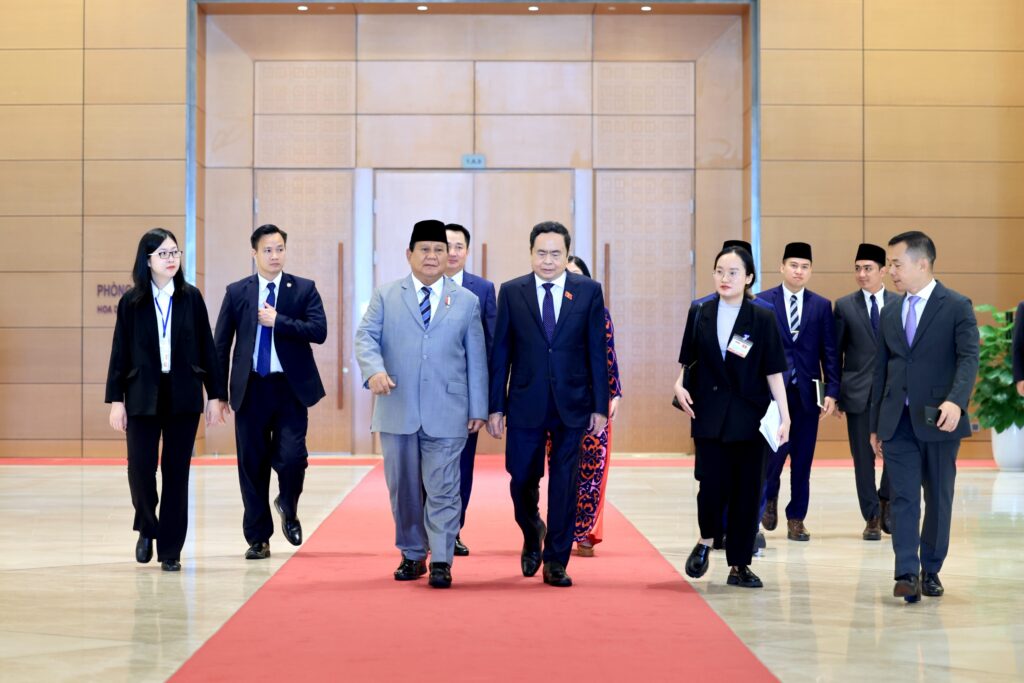 Prabowo Subianto Meets Vietnam’s Prime Minister, Expresses Admiration for Independence Struggle