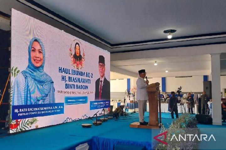 Istri Menteri Desa Yandri Susanto, Ratu Rachmatu Zakiyah, Maju sebagai Calon Bupati Serang