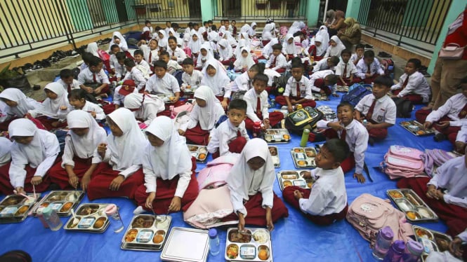 677b5059211a8-program-makan-bergizi-gratis-program-makan-siang-gratis_665_374.jpg