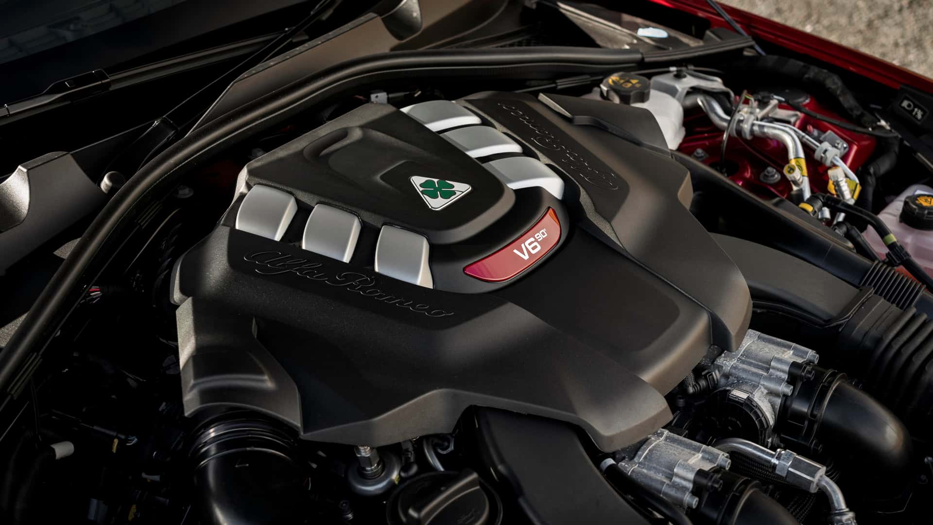 alfa-romeo-giulia-quadrifoglio-engine.jpg
