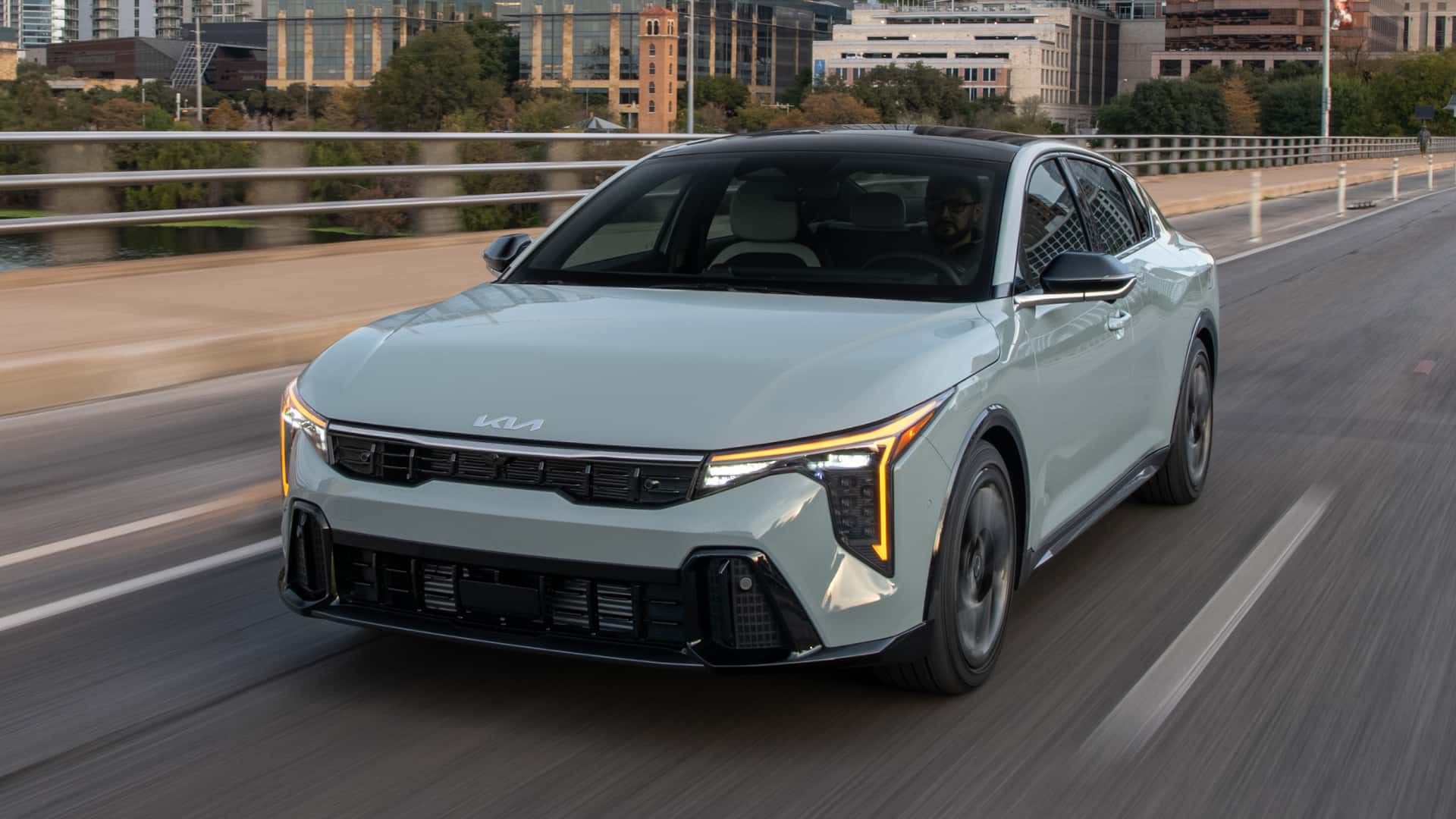 2025-kia-k4-gt-line-turbo.jpg