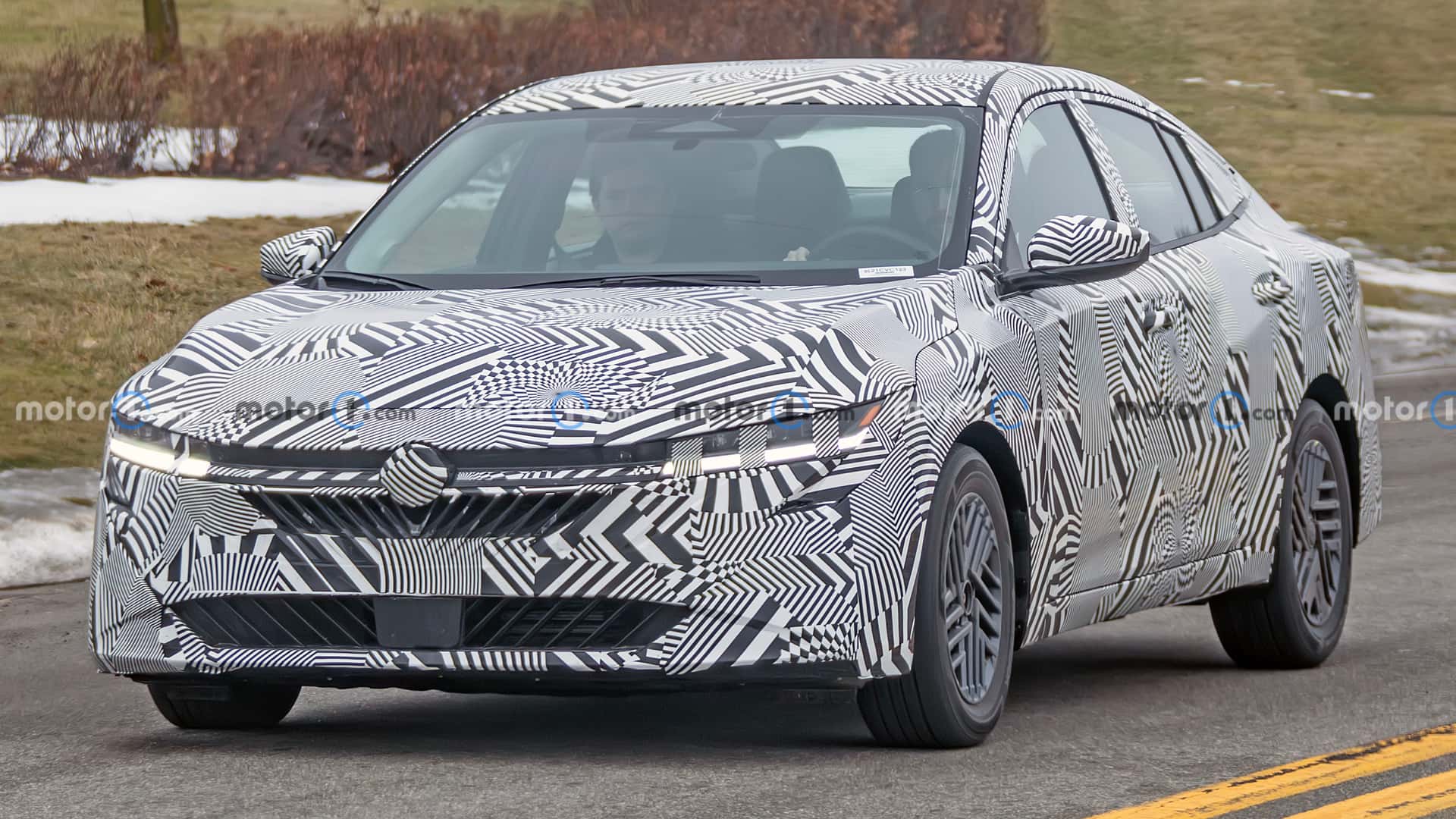 new-nissan-altima-front-view-spy-photo.jpg