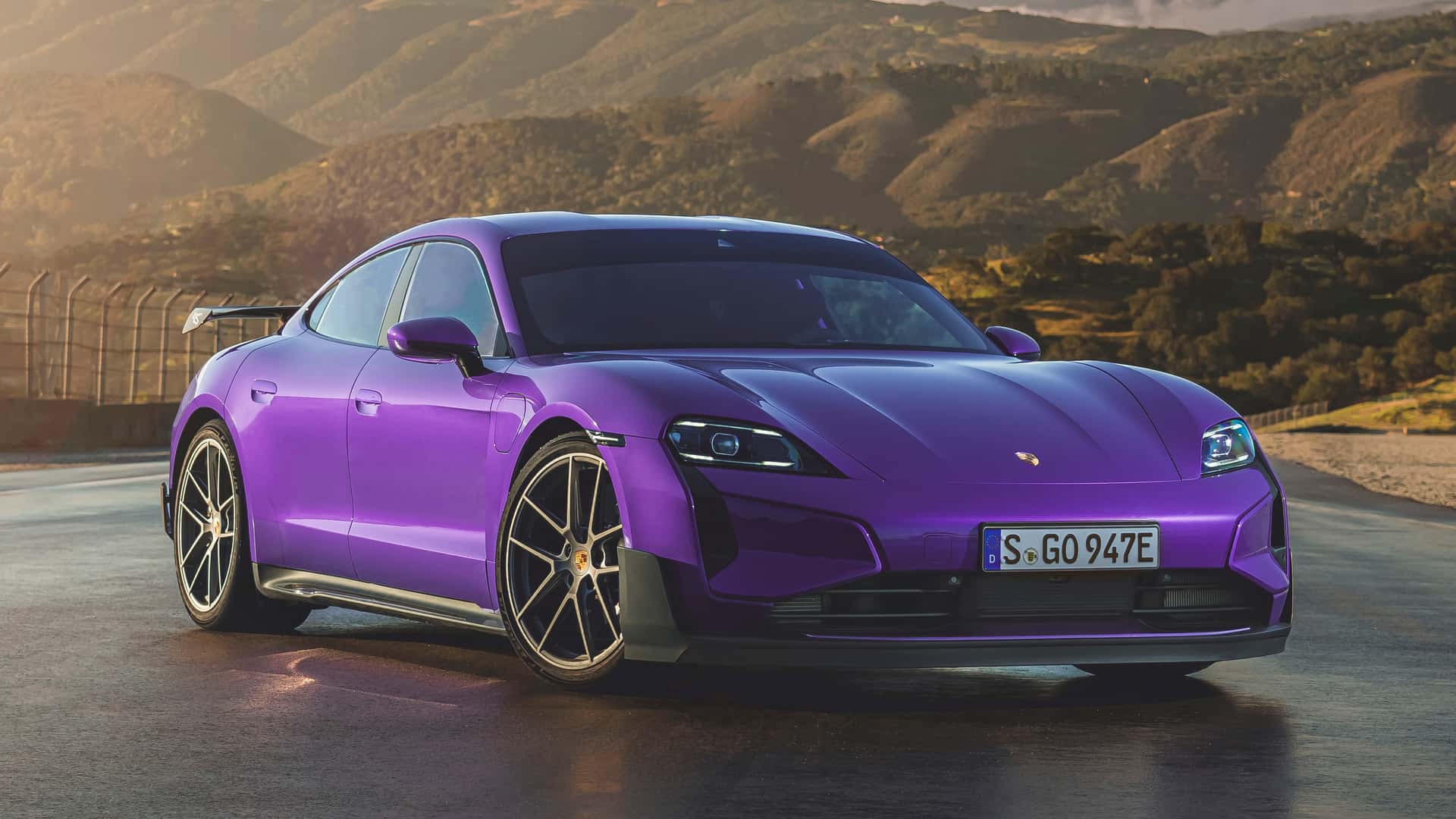 2025-porsche-taycan-turbo-gt.jpg