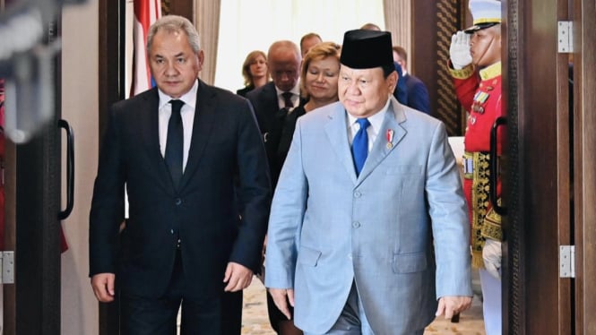 67bd9f689d7b0-prabowo-dapat-surat-khusus-dari-presiden-rusia-vladimir-putin_665_374.jpg