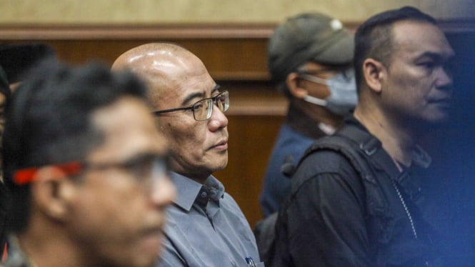 68272ae2b3808-hasyim-asyari-mantan-ketua-kpu-jadi-saksi-dalam-sidang-hasto-kristiyanto_665_374.jpg