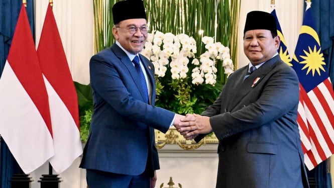 685e66ad978c3-prabowo-pm-anwar-ibrahim-bukan-cuma-sahabat-saya-tapi-sahabat-seluruh-rakyat-ri_665_37.jpeg