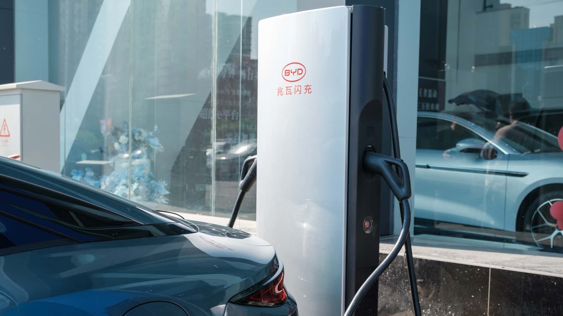 byd-megawatt-charger.jpg
