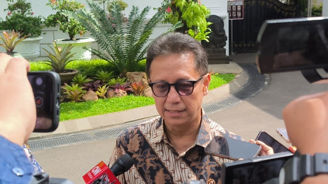 67a362a9e90d6-menkes-budi-buka-opsi-naikkan-iuran-bpjs-tahun-2026_665_374.jpg