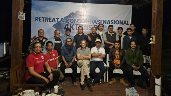 68994d0e43896-retreat-dan-konsolidasi-nasional-aktivis-98_665_374.jpg