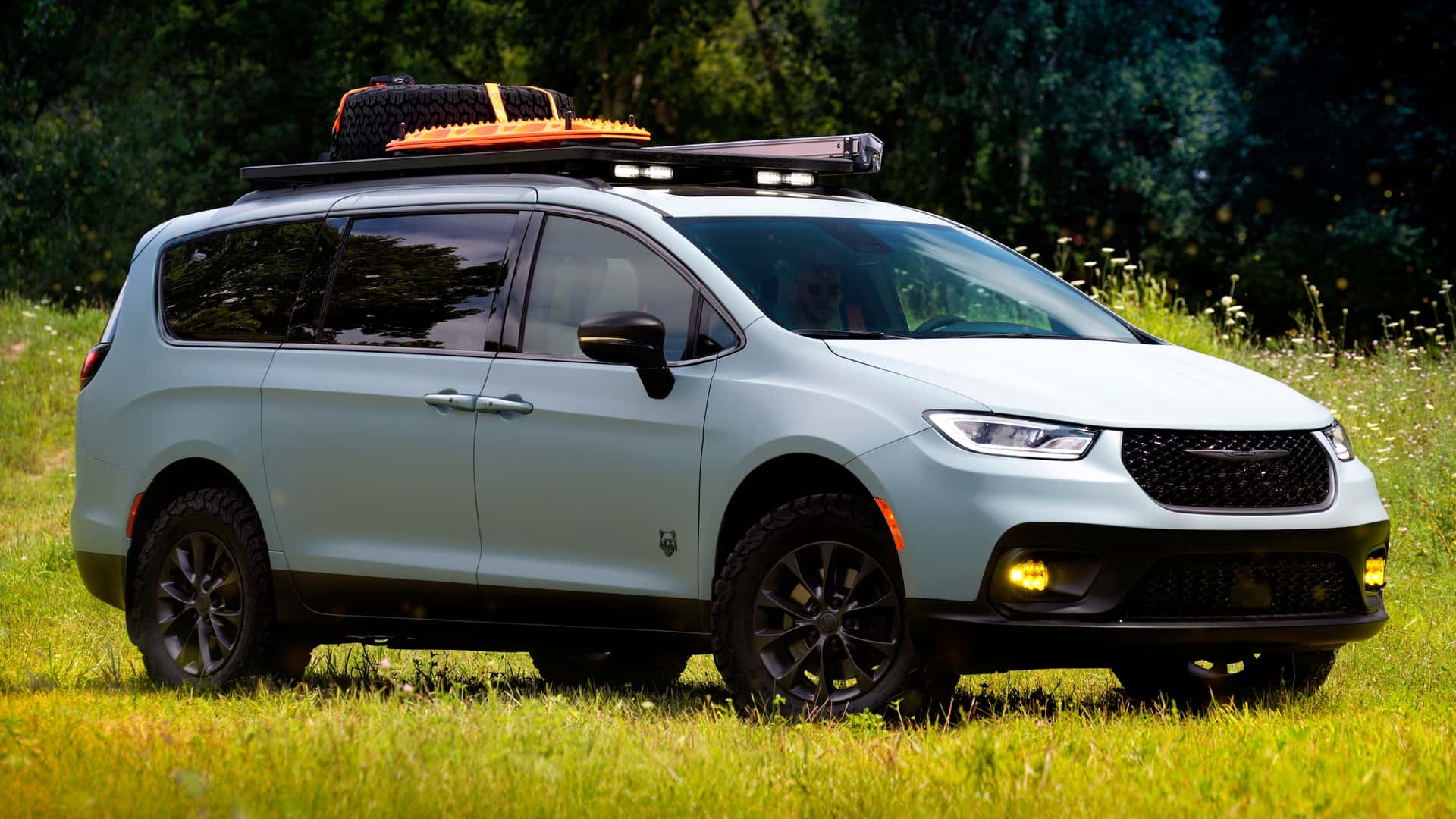 chrysler-pacifica-grizzly-peak-concept.jpg