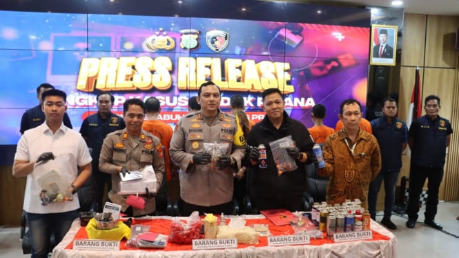 68caad7ae2668-polres-priok-ungkap-pengoplos-gas-3-kg-subsidi-ke-557-tabung-portable_665_374.jpeg